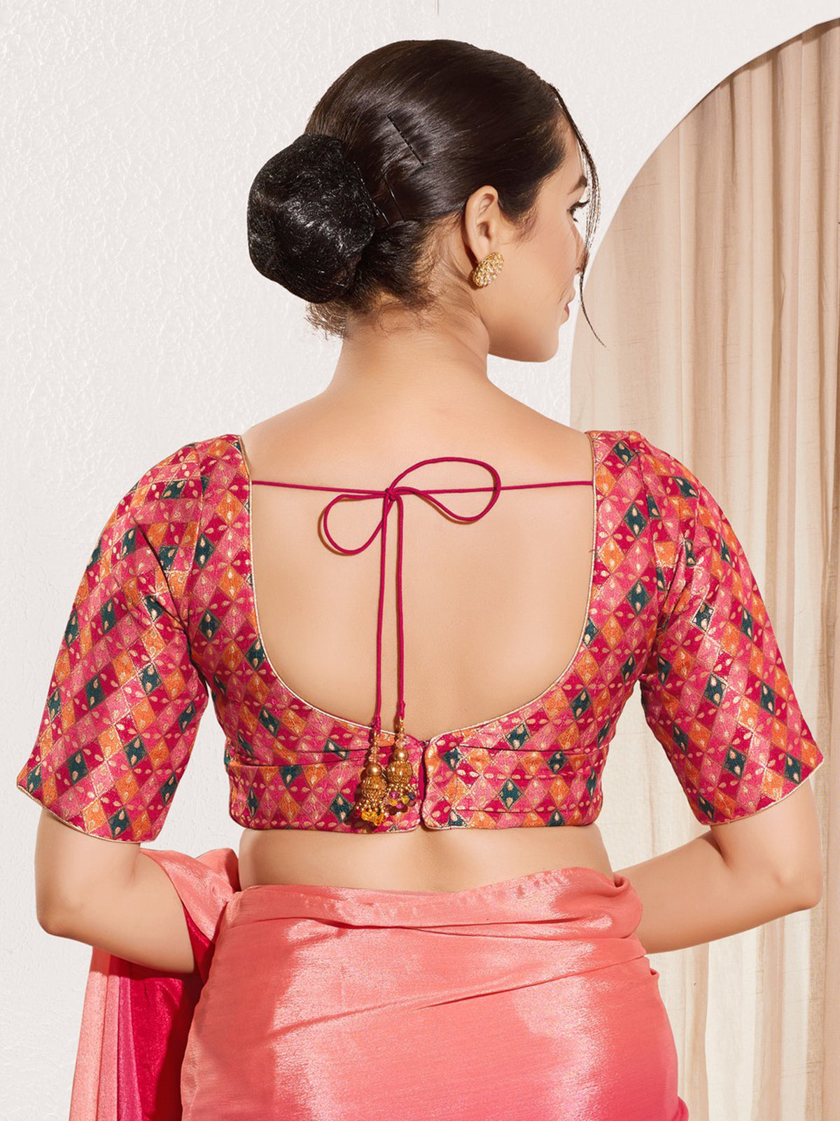 Pink jacquard printed round neck elbow sleeve blouse