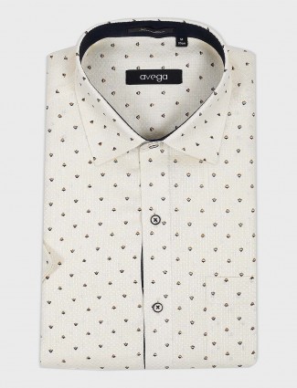 Avega cream printed pattern shirt