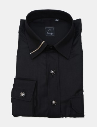 Avega presented solid black formal shirt in cotton