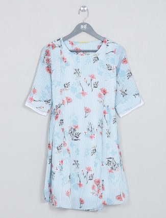 Blue printed cotton top for casual wear
