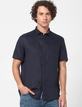 Celio solid navy hued mens shirt in cotton