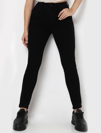 Deal black solid jeans