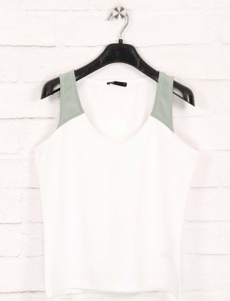 Deal casual wear white solid top