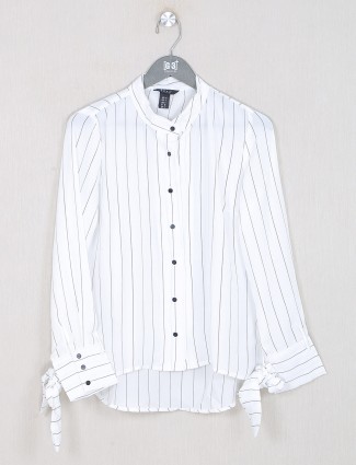 Deal presented white striped top