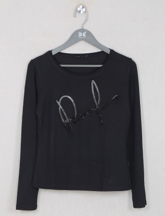 Deal solid style cotton casual top in black hue