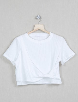 Deal solid white knitted top for women