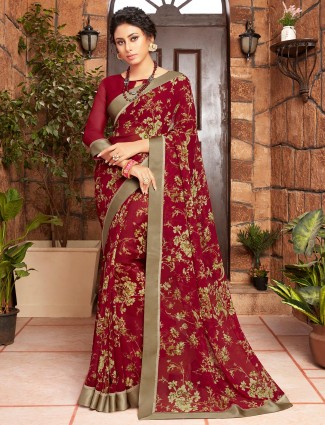 Floral print saree for festive look in maroon