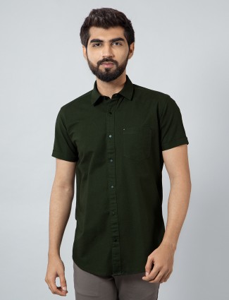 Gianti green hued solid shirt in cotton