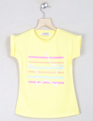 Just cloth printed yellow casual t-shirt for girls