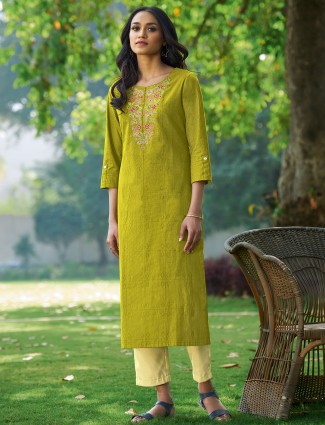 Latest printed casual wear green kurti in cotton