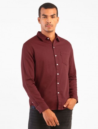 Levis solid maroon cotton casual shirt for mens