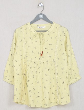 Pretty printed yellow cotton casual top