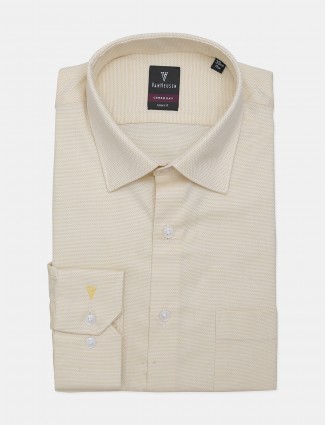 Van Heusen solid cotton cream hue shirt