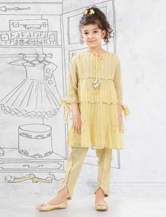 Yellow hue georgette pant suit